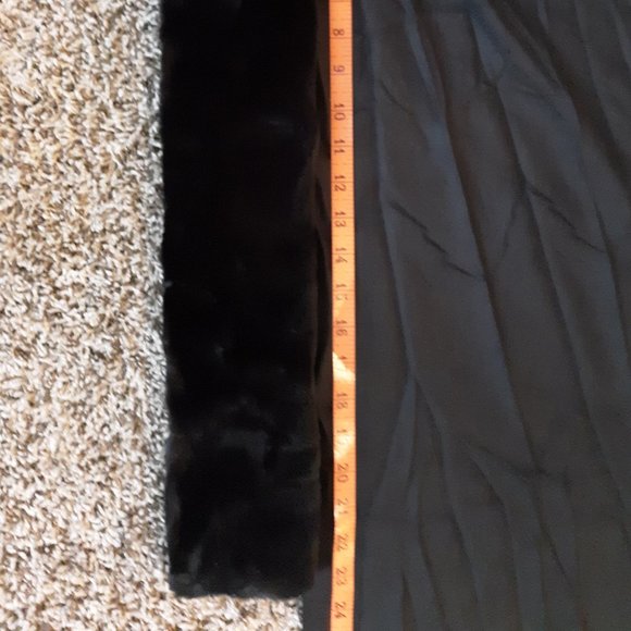 Cute 2 in 1 Scarf Black w/ Faux Fur EUC - Picture 12 of 14